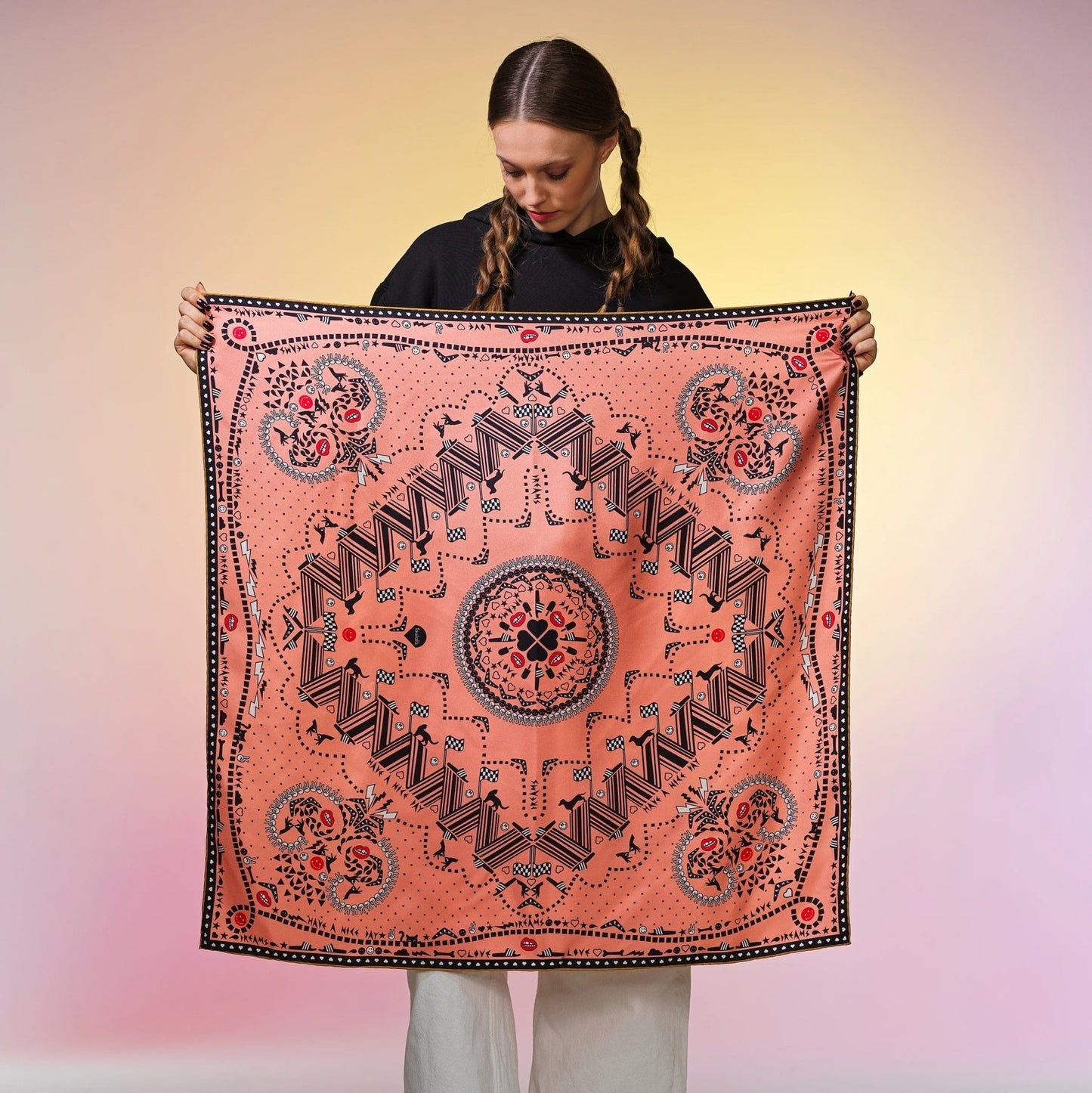 Foulard BANDANA DRAMA Carré aus Seide von Foulala Piggy Orange