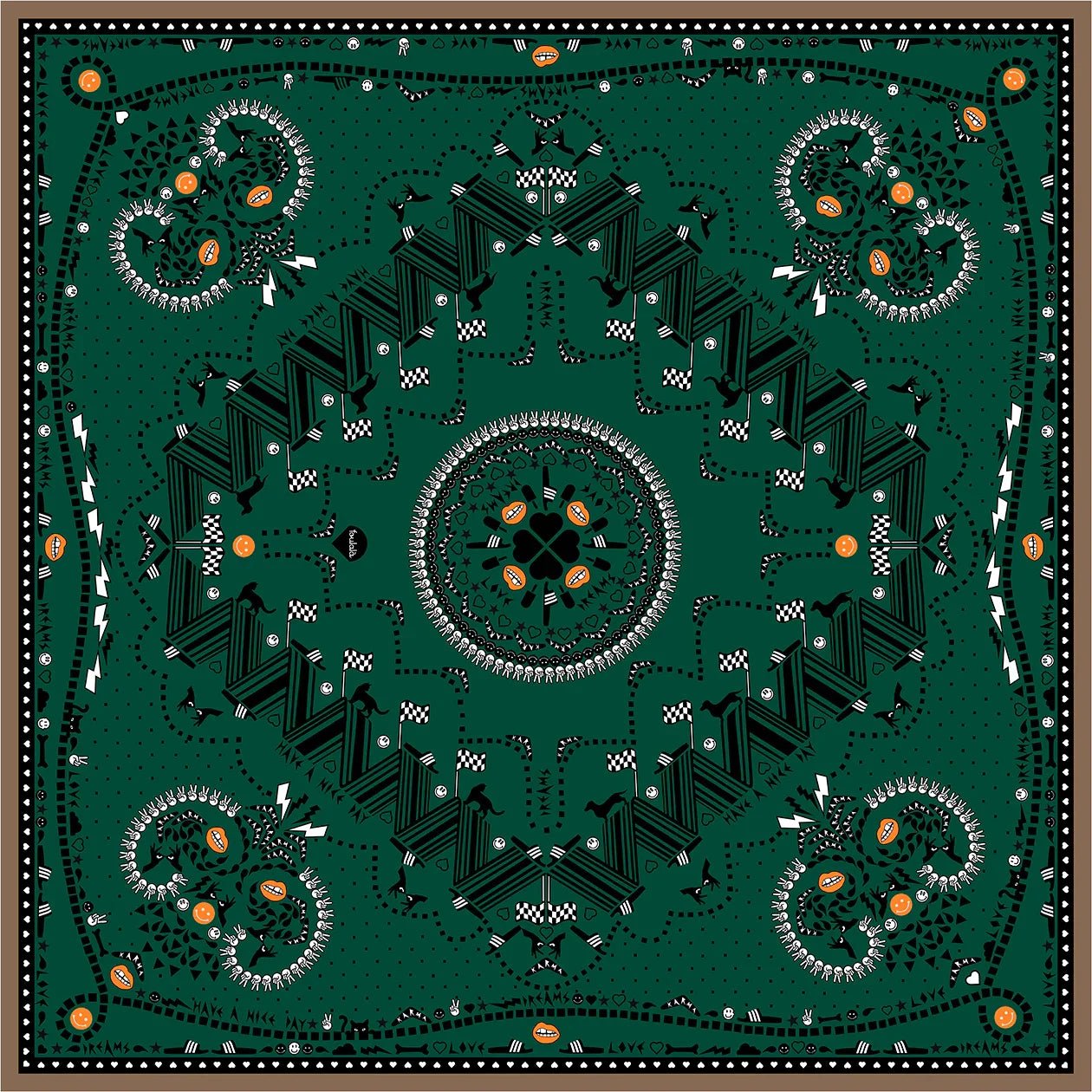 Grünes Bandana mit grafischen Mustern, Tieren und schwarz-weißen Elementen.