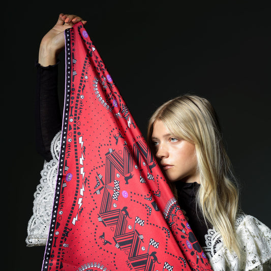 Foulala BANDANA-DRAMA Foulard Damen Seidentuch in Farbe Rot und Weiss mit Lila Detail aus 100% Seide Schweizer Design aus Luzern