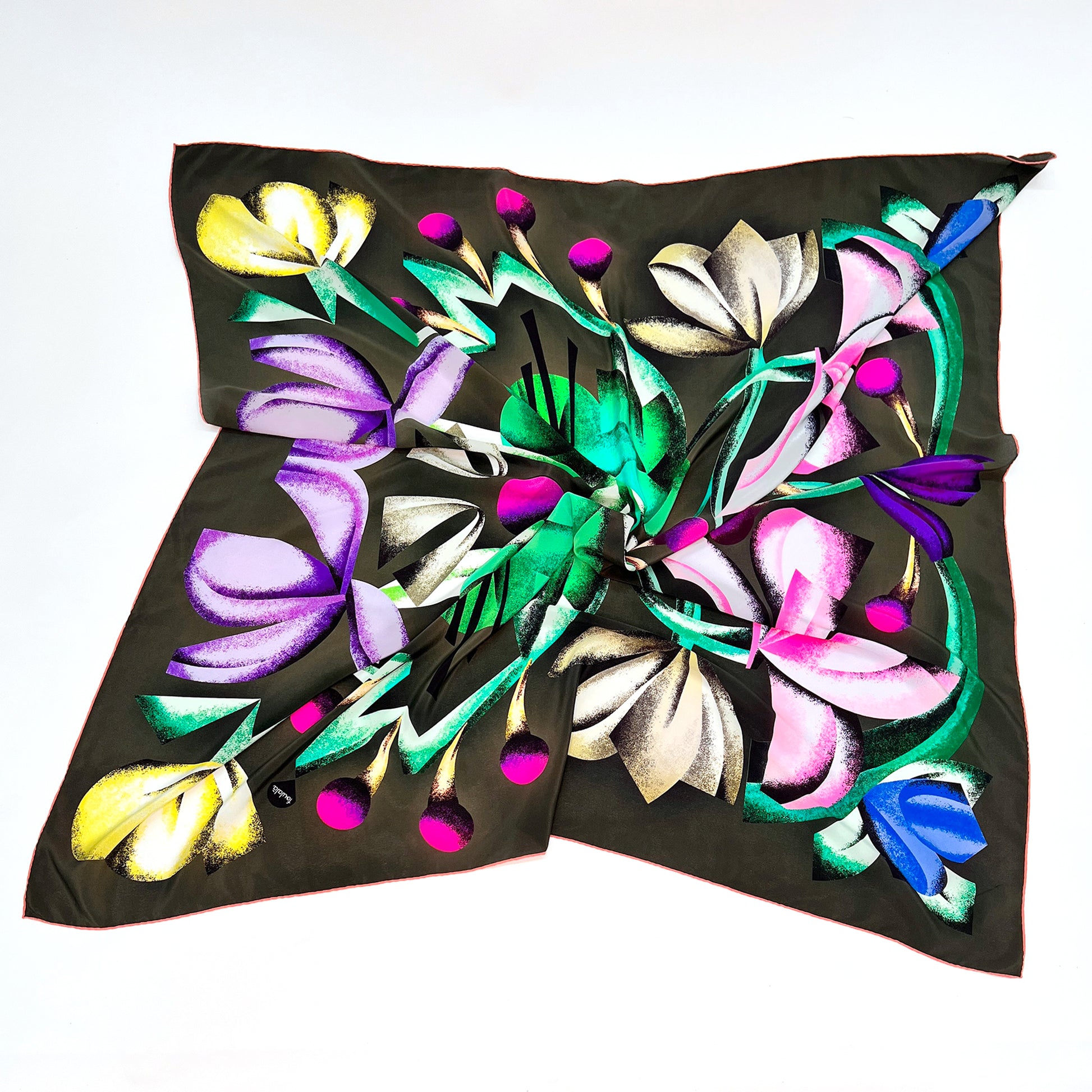 Farbenfrohes, abstraktes Blumenmuster auf dunklem Hintergrund, symmetrisch angeordnet, offen präsentiert