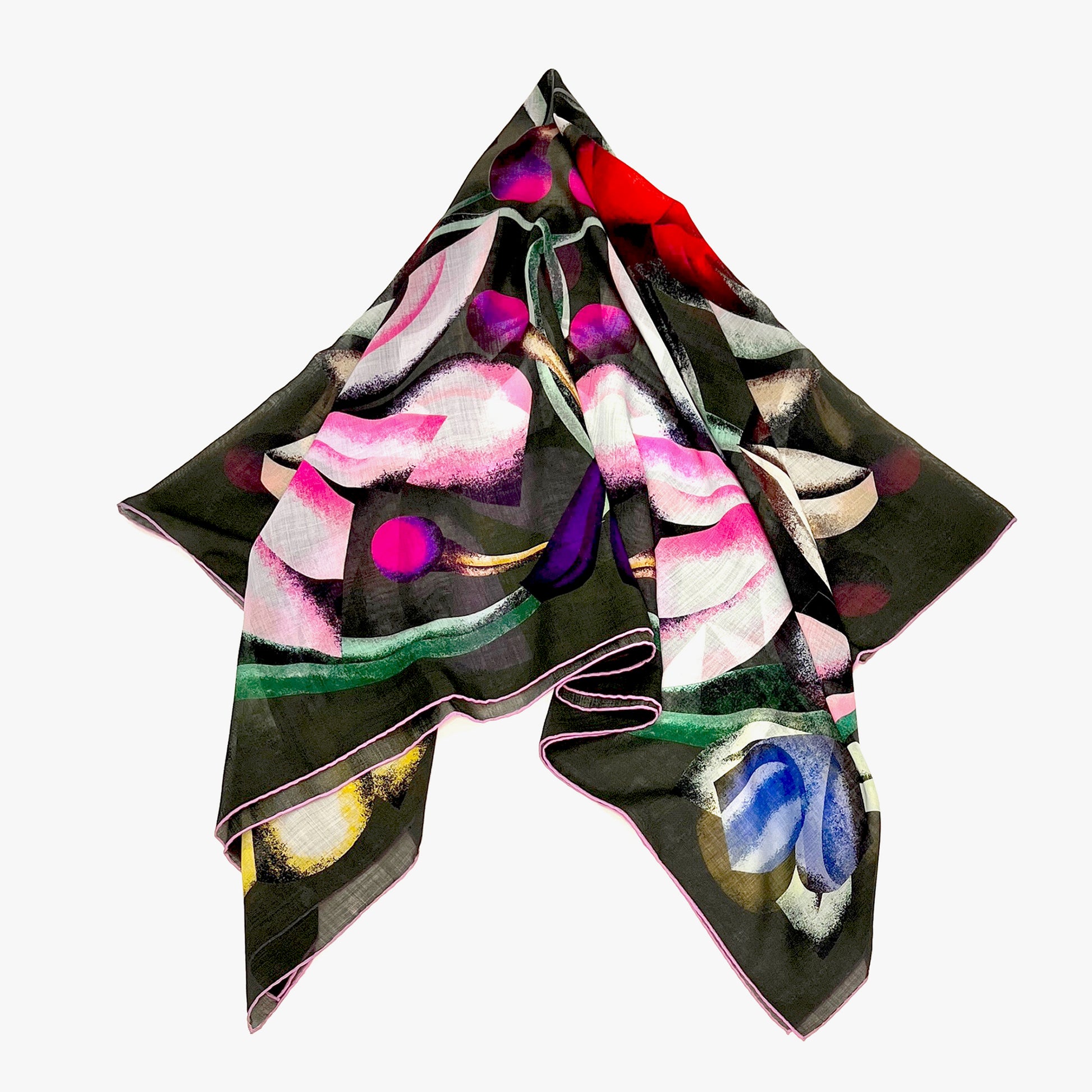 bunt gemustertes Tuch mit roten Rosen und floralen Motiven auf olivem Hintergrund