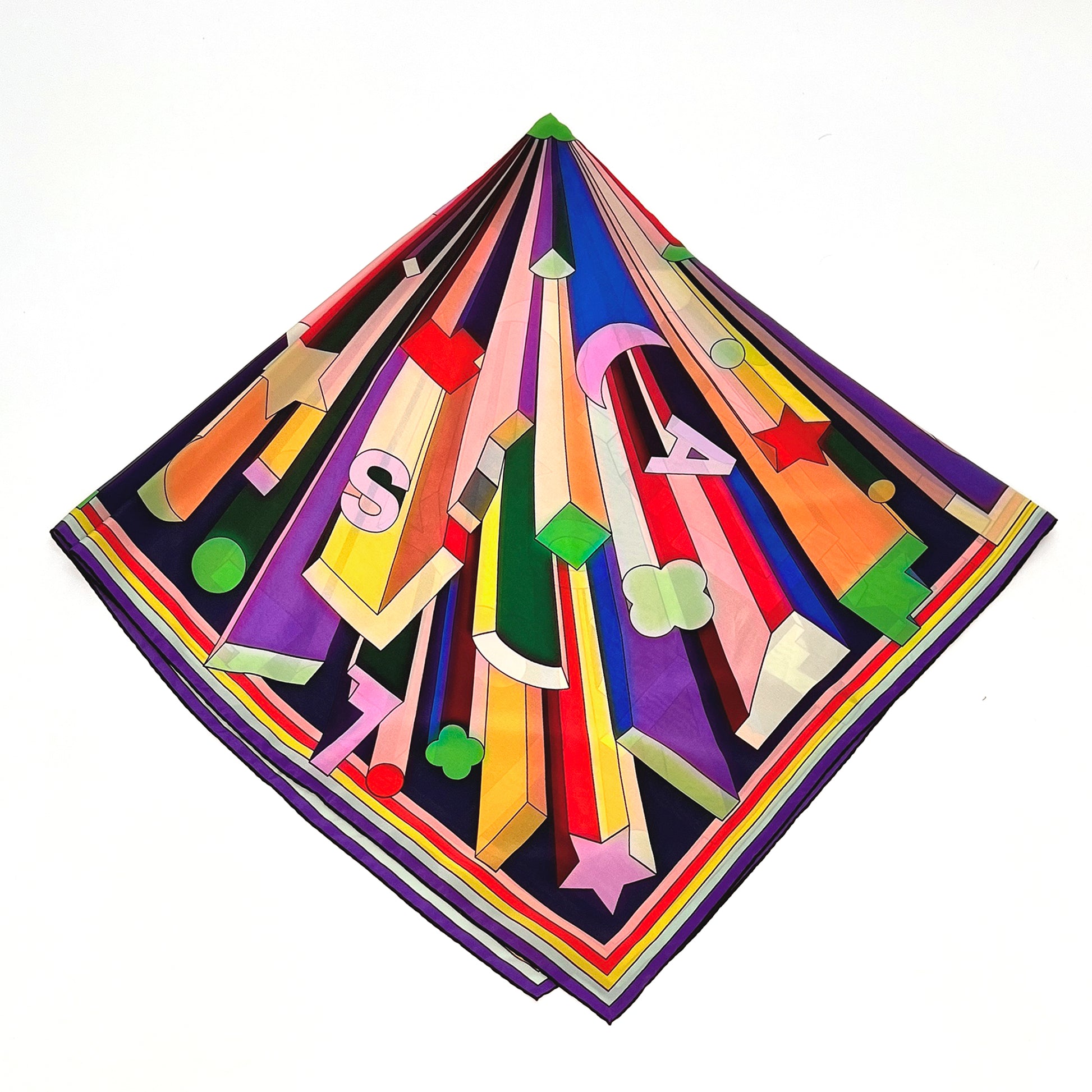 Buntes Halstuch mit geometrischen Mustern, Sternen und Schriftzug 'COME AS YOU ARE' auf dunklem Hintergrund