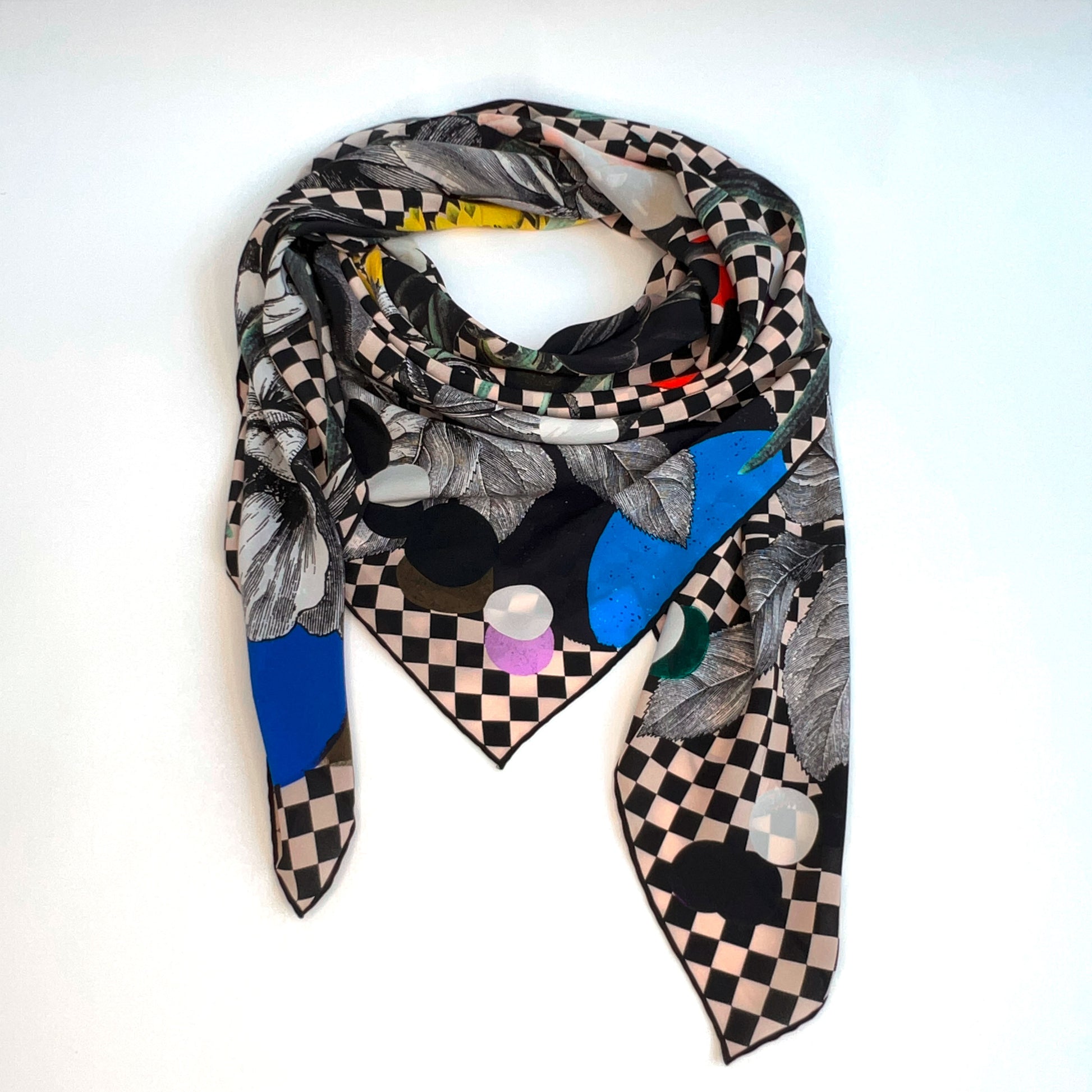 Foulard Flora schwarz und weiss mit Muster